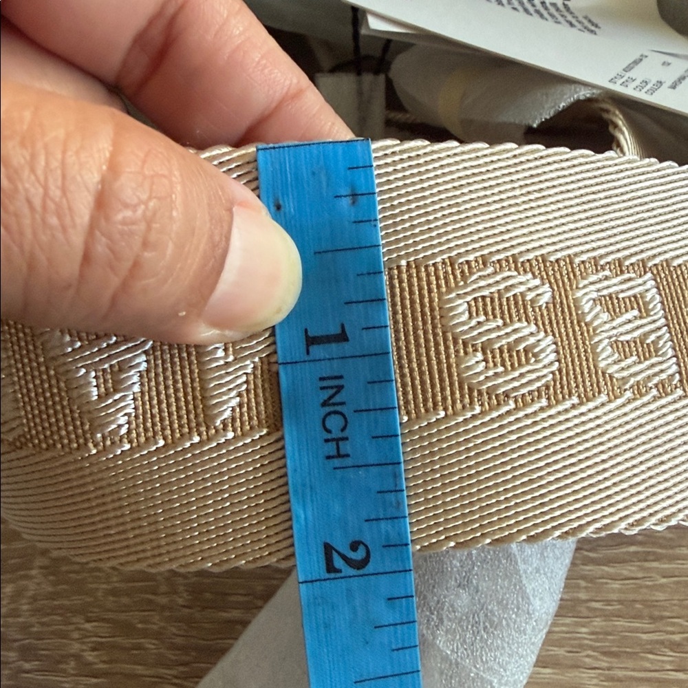 New Marc Jacobs Cream and White Logo Strap - Picture 9 of 9